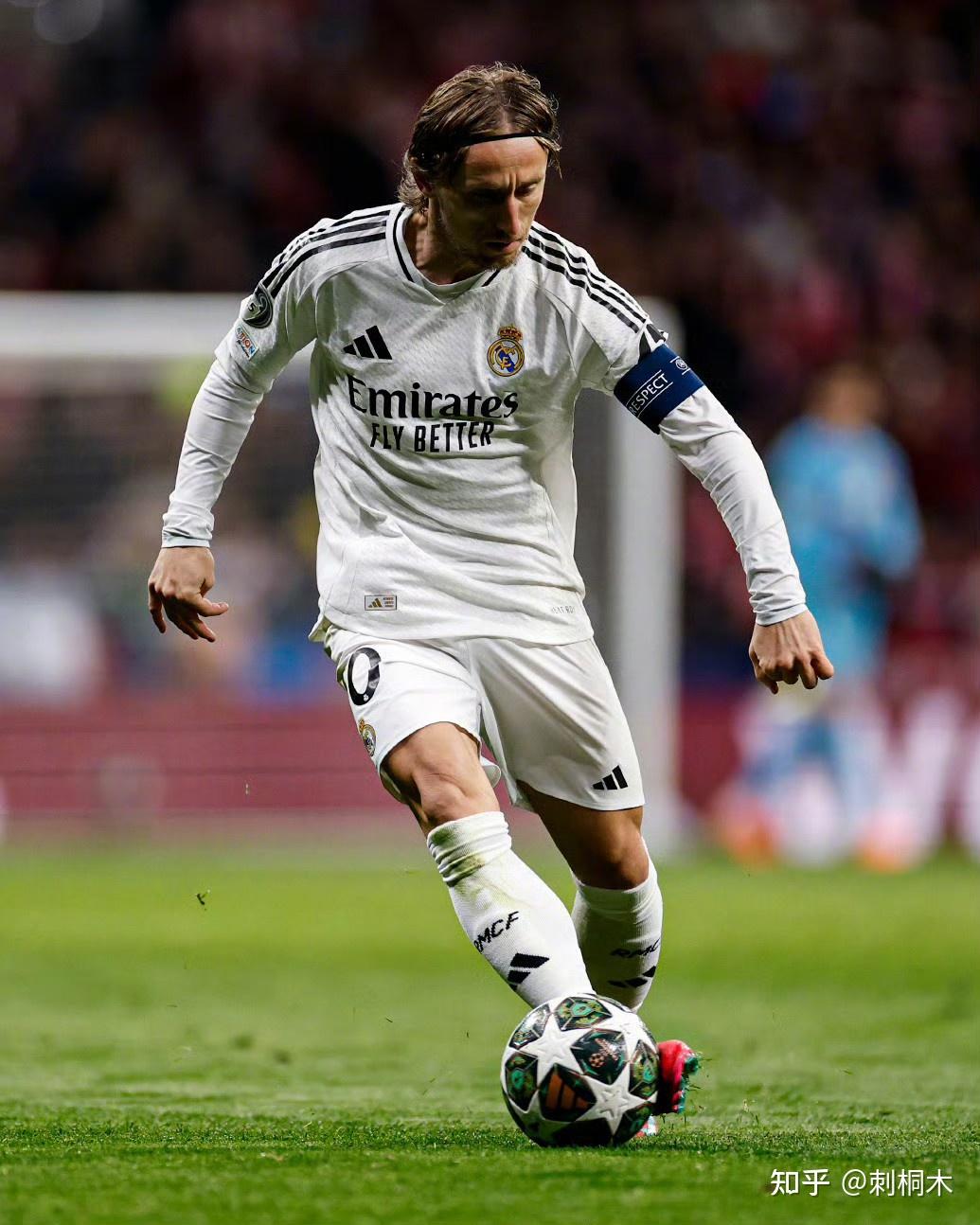 美媒晒图盛赞威少：他在国王，就好像一辆布加迪停在贫民窟