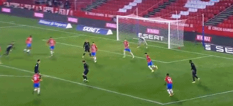 上赛季战绩回顾：广东在上赛季常规赛仅仅取得31胜15负的战绩，最终排名第7，创造球队近些年的常规赛最差排名纪录。