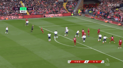 足球国足忙碌备战，训练场加练至夜晚