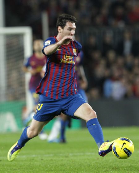 山东泰山足球俱乐部：中超首支积分1500分球队的荣耀之路