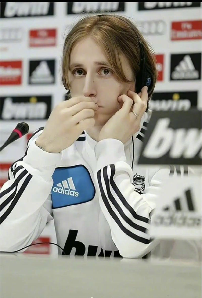 没几场机会了！斯洛特再丢“保命局”，高层对他不信任值提升